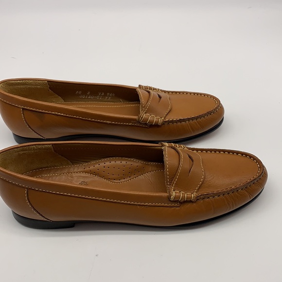 Trotters Brown Leather Slip On Loafer - Picture 4 of 8